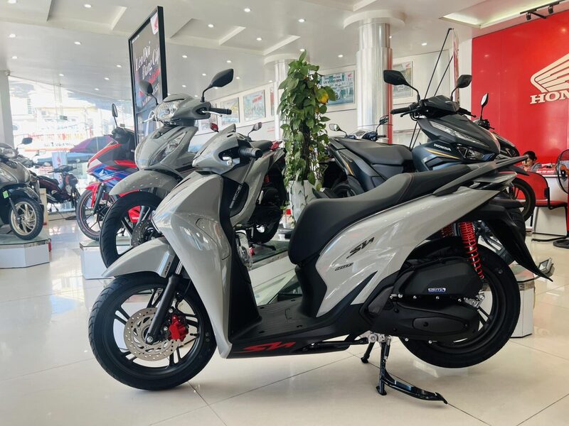 Honda SH 2027 chưa được công bố chính thức, trong khi SH160i/125i 2026 vẫn là phiên bản đang được giới thiệu tại Việt Nam. 