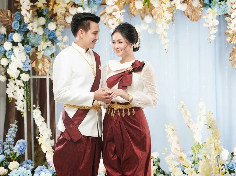 Nam và nữ Campuchia phối Sampot với áo và phụ kiện theo từng dịp